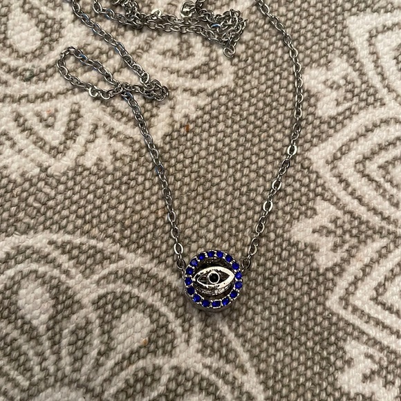 new in plastic silver evil eye 🧿 thick pendant necklace - Picture 3 of 6